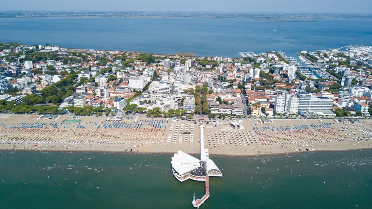 Villa Negri Lignano Sabbiadoro Buitenkant foto